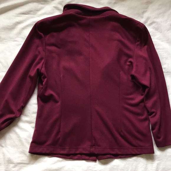 Soft Maroon Blazer w/ Scrunched Sleeves - Picture 6 of 7
